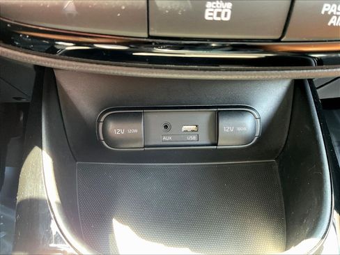 Used 2015 Kia Soul ! w/ Sun & Sound Package FWD image 15