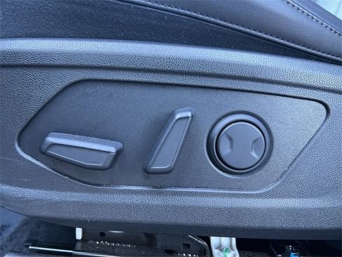 Certified 2023 Kia Sorento S image 12