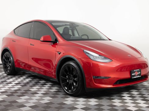 Used 2023 Tesla Model Y Long Range AWD/4WD image 10