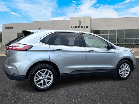 Used 2024 Ford Edge SEL w/ Convenience Package AWD/4WD image 3
