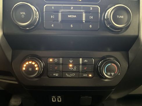 Used 2020 Ford F150 XLT w/ Equipment Group 302A Luxury AWD/4WD image 19
