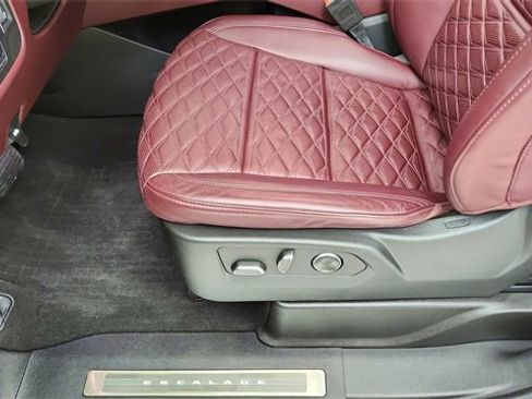 Used 2025 Cadillac Escalade Sport w/ Touring Package image 38