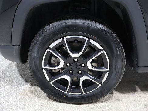 Used 2024 Jeep Compass Trailhawk image 9