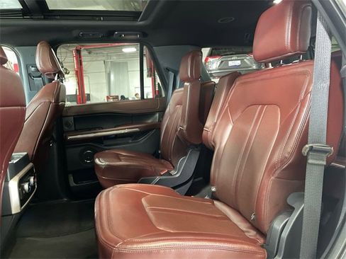 Used 2024 Ford Expedition Limited image 23