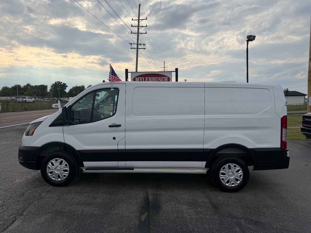 Used 2025 Ford Transit 250 Low Roof w/ Exterior Upgrade Package RWD image 1