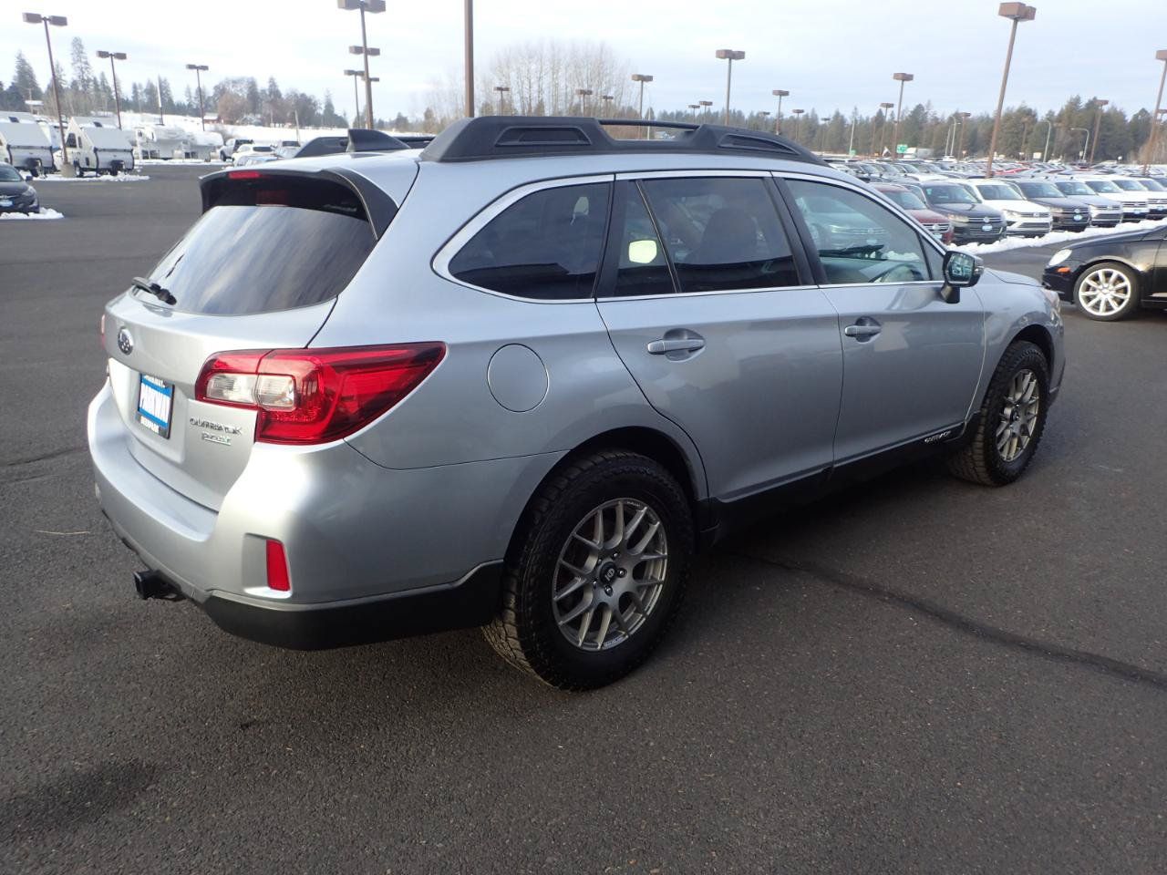 Used 2016 Subaru Outback 2.5i Limited AWD/4WD image 5
