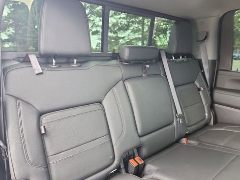 Used 2022 GMC Sierra 2500 Denali w/ Denali Ultimate Package image 12