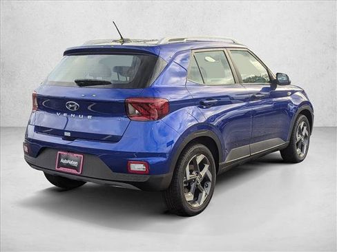New 2025 Hyundai Venue Limited image 2