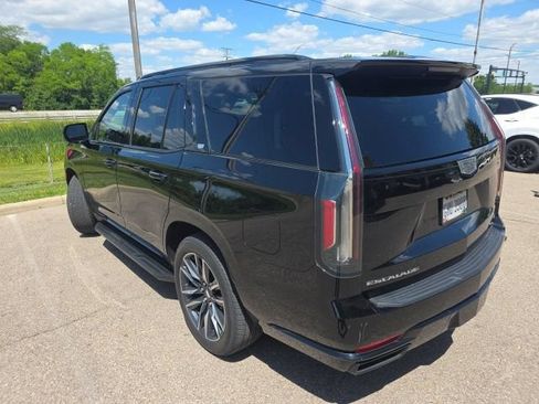Used 2021 Cadillac Escalade Sport Platinum AWD/4WD image 2