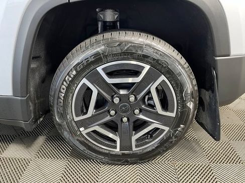 Used 2026 Jeep Cherokee Laredo AWD/4WD image 11