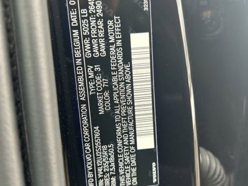 Certified 2025 Volvo XC40 B5 Core AWD/4WD image 27
