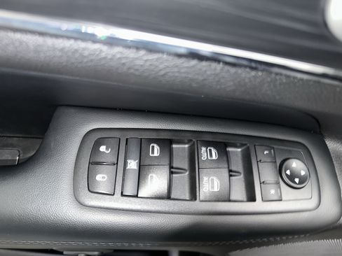 Used 2020 Jeep Grand Cherokee Limited w/ Premium Lighting Group AWD/4WD image 18