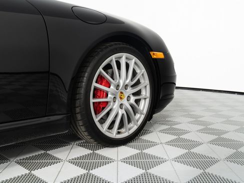 Used 2005 Porsche 911 Carrera S RWD image 40