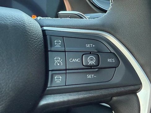 New 2026 Jeep Grand Cherokee Limited w/ Limited Altitude Package AWD/4WD image 11