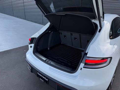 Used 2026 Porsche Macan AWD/4WD image 28