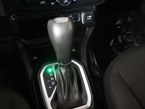 Used 2018 Jeep Renegade Altitude FWD image 42