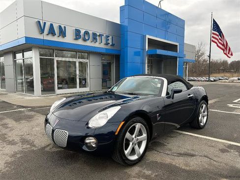 Used 2006 Pontiac Solstice Convertible w/ Premium Package image 1