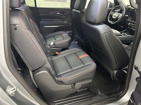 Used 2025 Chevrolet Traverse RS w/ LPO, Floor Liner Package AWD/4WD image 14