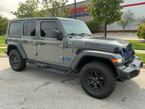 Used 2020 Jeep Wrangler Unlimited Sport AWD/4WD image 2