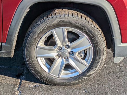 Used 2022 Jeep Compass Latitude w/ Convenience Group image 11