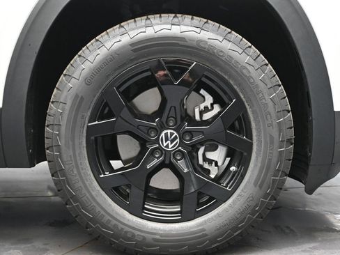 New 2026 Volkswagen Atlas Peak Edition AWD/4WD image 10