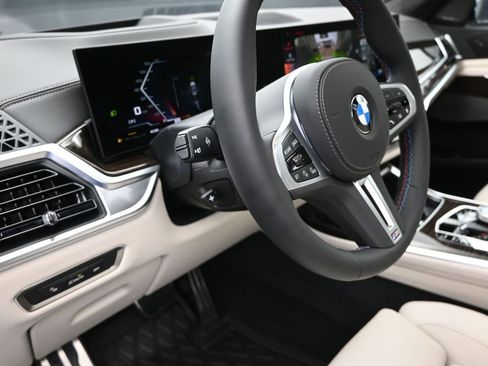 New 2026 BMW X7 M60i image 12