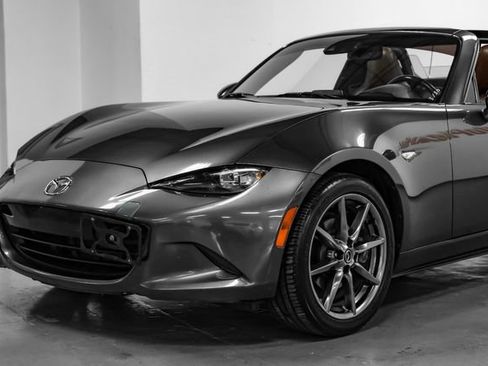 Used 2017 MAZDA MX-5 Miata RF Grand Touring image 9