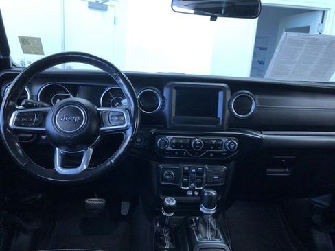 Used 2021 Jeep Wrangler Unlimited Sahara w/ Cold Weather Group AWD/4WD image 18