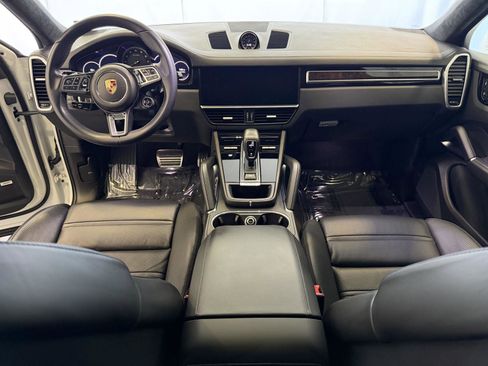 Certified 2023 Porsche Cayenne Turbo image 17