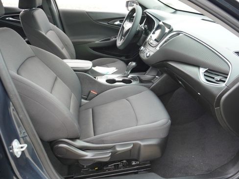 Used 2020 Chevrolet Malibu LT FWD image 14