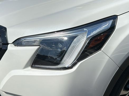 Certified 2023 Subaru Forester Limited AWD/4WD image 9