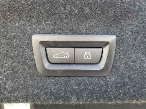 Used 2025 BMW 430i xDrive Coupe w/ Premium Package image 9