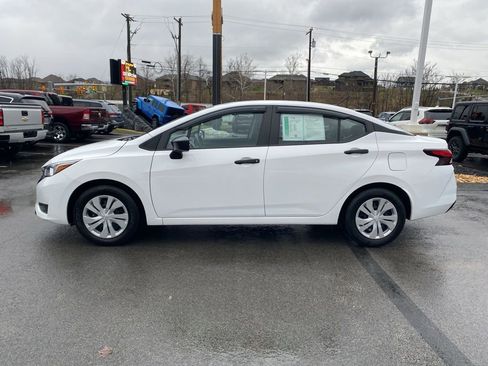 Used 2023 Nissan Versa S image 6