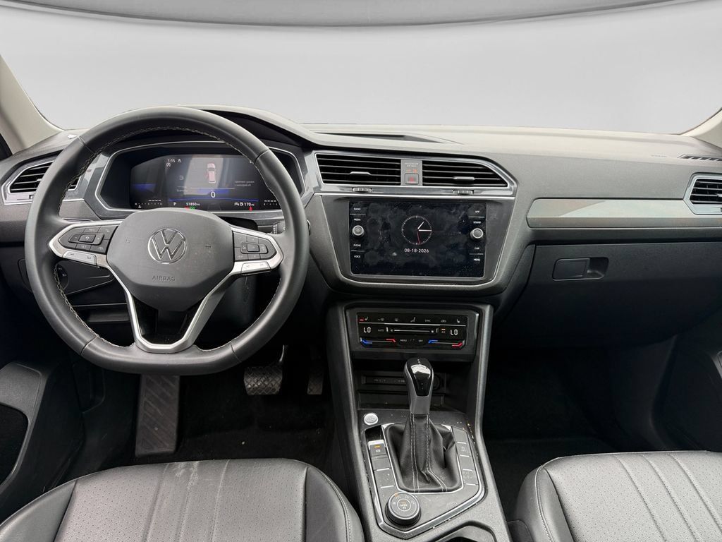 Used 2023 Volkswagen Tiguan SE AWD/4WD image 23