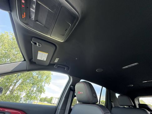 Certified 2025 Chevrolet Traverse Z71 w/ Driver Confidence Package AWD/4WD image 22