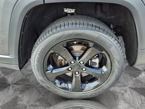 Used 2023 Jeep Grand Cherokee L Limited w/ Luxury Tech Group II image 21