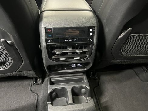 Used 2024 Jeep Grand Cherokee L Limited w/ Luxury Tech Group II image 25