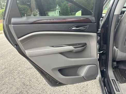 Used 2012 Cadillac SRX Luxury FWD image 23