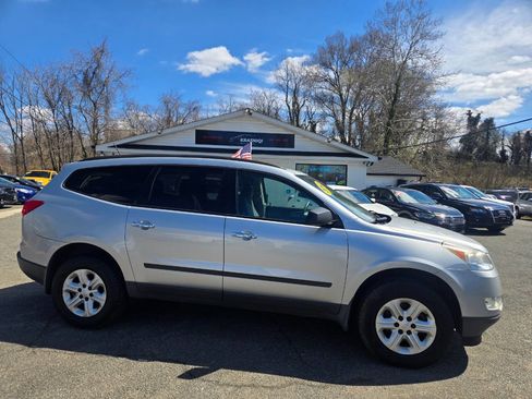 Used 2012 Chevrolet Traverse LS FWD image 6