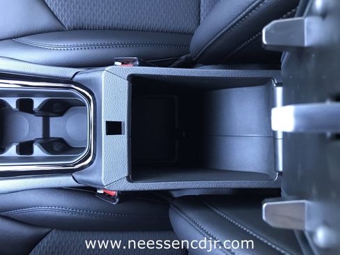 New 2026 Jeep Compass Latitude image 21