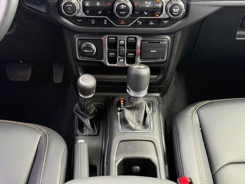New 2025 Jeep Wrangler Unlimited Sahara AWD/4WD image 24