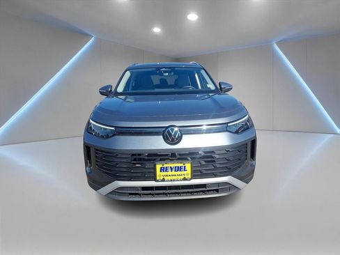 Used 2026 Volkswagen Tiguan SE AWD/4WD image 2