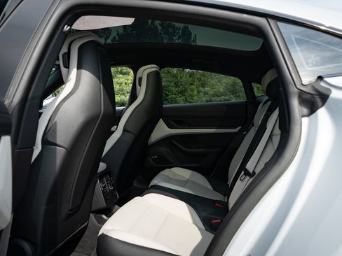 Used 2023 Porsche Taycan RWD image 32
