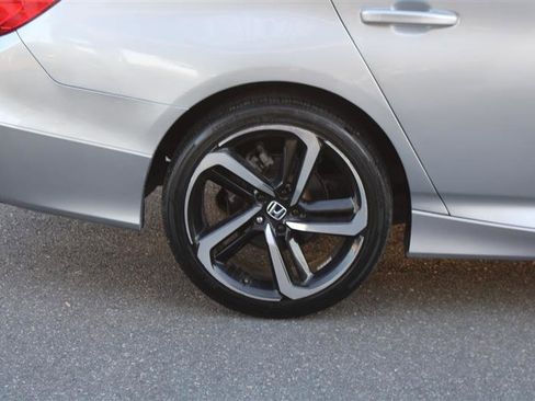 Used 2020 Honda Accord Sport image 9