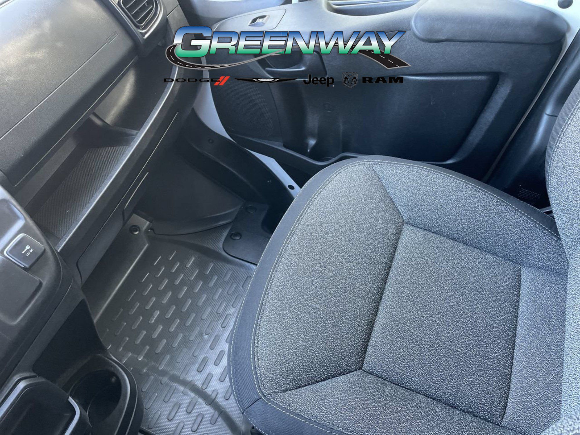 Used 2025 RAM ProMaster 2500 w/ U-Haul Equipment Group FWD image 15
