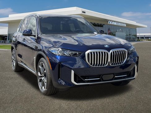 New 2026 BMW X5 xDrive50e image 2