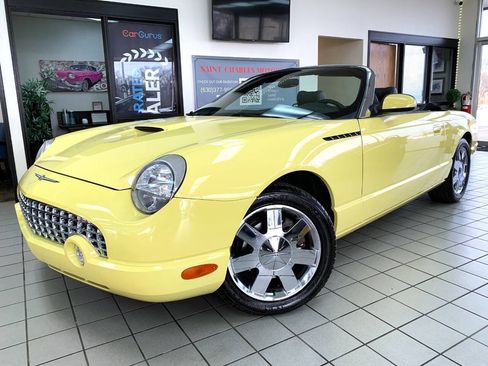 Used 2002 Ford Thunderbird Deluxe image 2