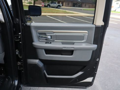 Used 2019 RAM 1500 Big Horn AWD/4WD image 25