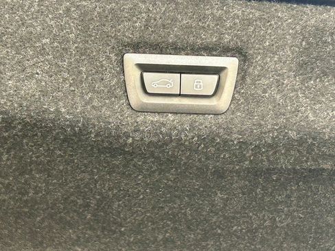 Used 2026 BMW i5 eDrive40 w/ Premium Package RWD image 35