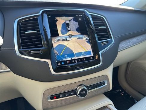 Certified 2024 Volvo XC90 T8 Ultimate image 24